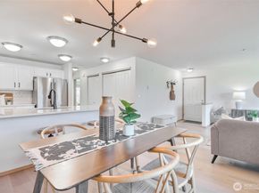 1957 23rd Place NE 203, Issaquah WA 98029