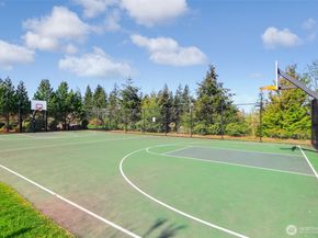 1957 23rd Place NE 203, Issaquah WA 98029