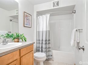 1957 23rd Place NE 203, Issaquah WA 98029