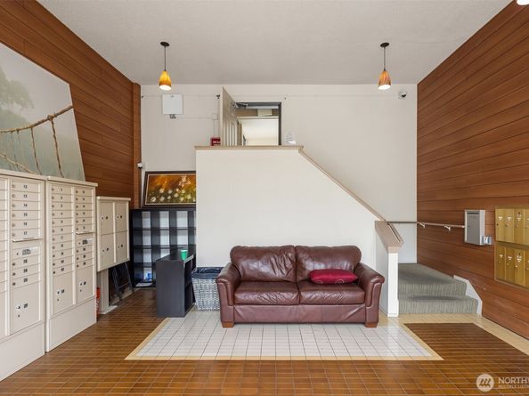 9710 5th Avenue NE 503, Seattle WA 98115