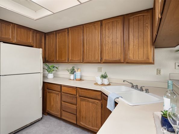 9710 5th Avenue NE 503, Seattle WA 98115