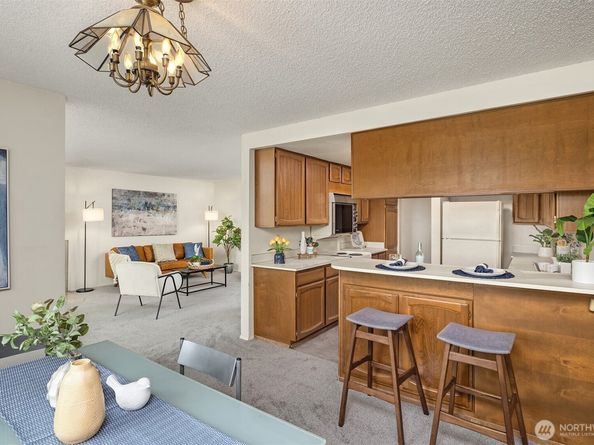 9710 5th Avenue NE 503, Seattle WA 98115