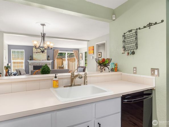 15600 116th Avenue NE E4, Bothell WA 98011