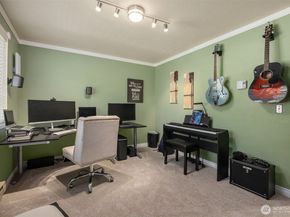 15600 116th Avenue NE E4, Bothell WA 98011
