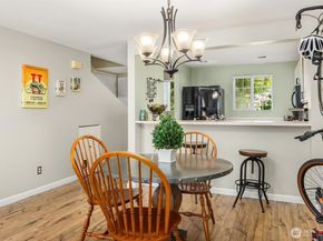 15600 116th Avenue NE E4, Bothell WA 98011