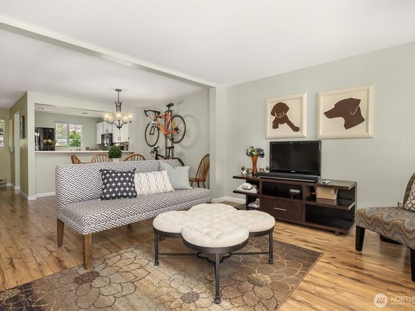 15600 116th Avenue NE E4, Bothell WA 98011