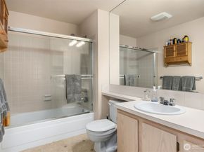 15600 116th Avenue NE E4, Bothell WA 98011