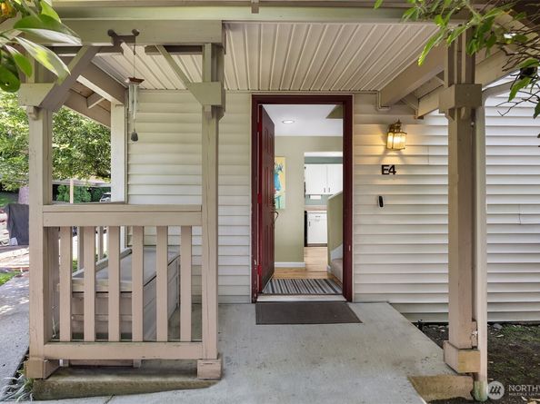 15600 116th Avenue NE E4, Bothell WA 98011
