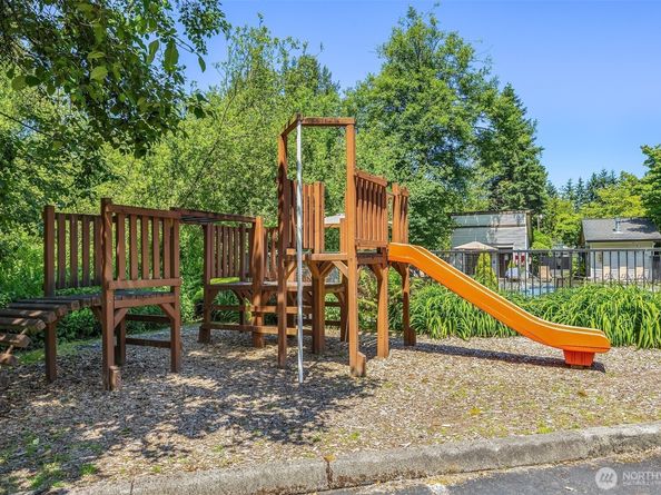 15600 116th Avenue NE E4, Bothell WA 98011