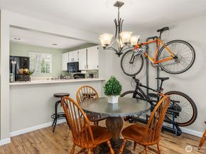 15600 116th Avenue NE E4, Bothell WA 98011