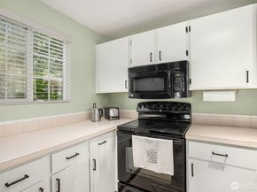15600 116th Avenue NE E4, Bothell WA 98011