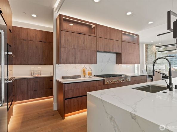 11888 SE 5th Street, Bellevue WA 98005