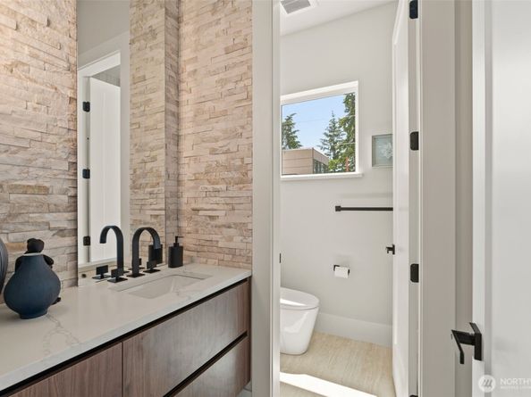 11888 SE 5th Street, Bellevue WA 98005