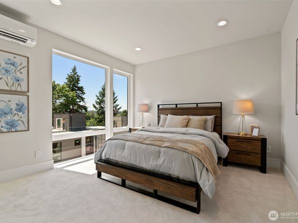 11888 SE 5th Street, Bellevue WA 98005