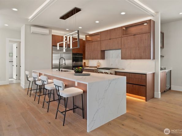 11888 SE 5th Street, Bellevue WA 98005