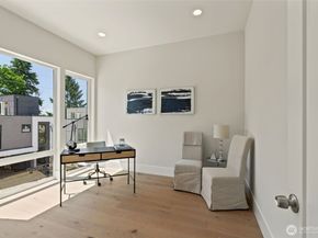 11888 SE 5th Street, Bellevue WA 98005