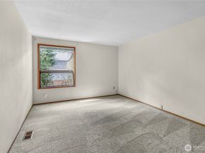 16901 SE 45th Street, Bellevue WA 98006