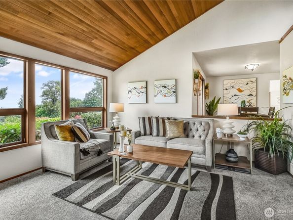 16901 SE 45th Street, Bellevue WA 98006