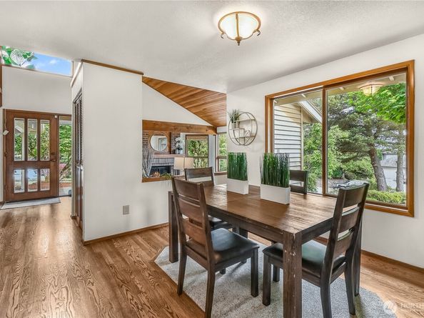 16901 SE 45th Street, Bellevue WA 98006