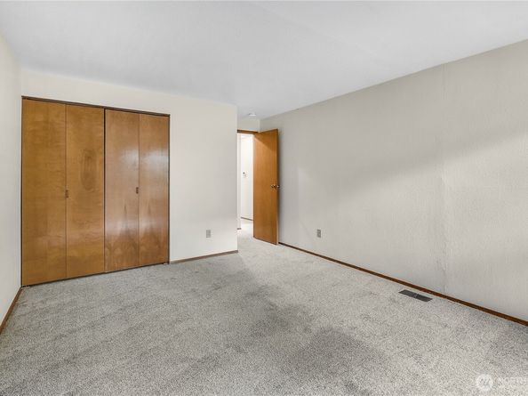 16901 SE 45th Street, Bellevue WA 98006