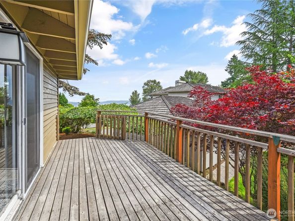 16901 SE 45th Street, Bellevue WA 98006