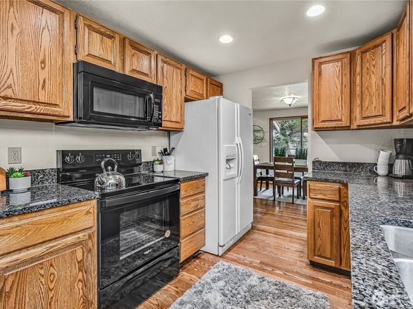 16901 SE 45th Street, Bellevue WA 98006