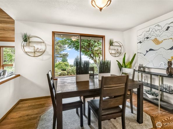 16901 SE 45th Street, Bellevue WA 98006