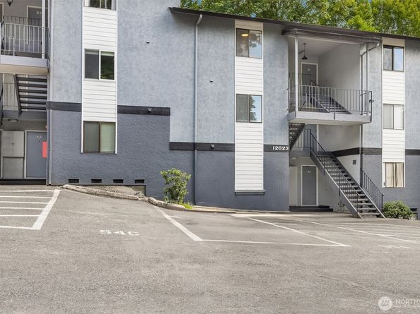 12023 100th Avenue NE C4, Kirkland WA 98034