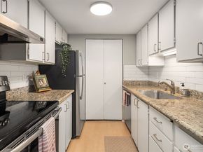 12023 100th Avenue NE C4, Kirkland WA 98034