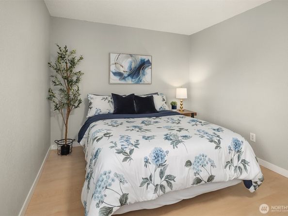 12023 100th Avenue NE C4, Kirkland WA 98034