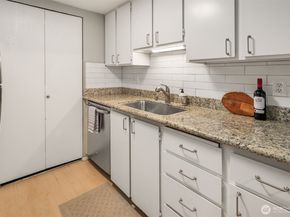 12023 100th Avenue NE C4, Kirkland WA 98034