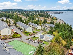 1780 W Sunn Fjord Lane E301, Bremerton WA 98312