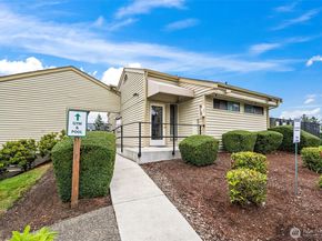 1780 W Sunn Fjord Lane E301, Bremerton WA 98312