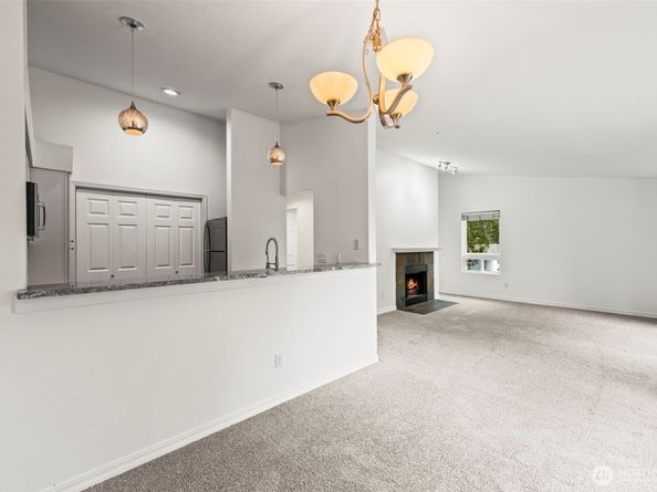 1780 W Sunn Fjord Lane E301, Bremerton WA 98312