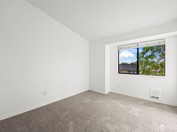1780 W Sunn Fjord Lane E301, Bremerton WA 98312
