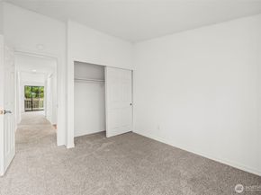 1780 W Sunn Fjord Lane E301, Bremerton WA 98312