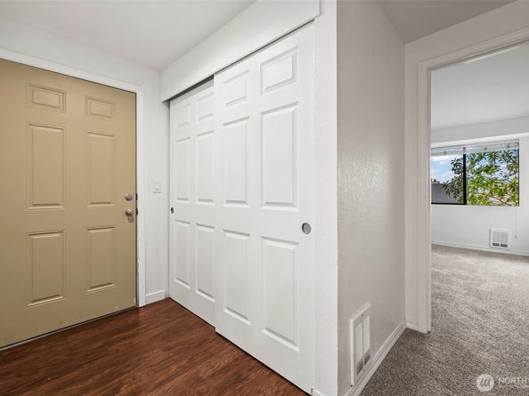 1780 W Sunn Fjord Lane E301, Bremerton WA 98312