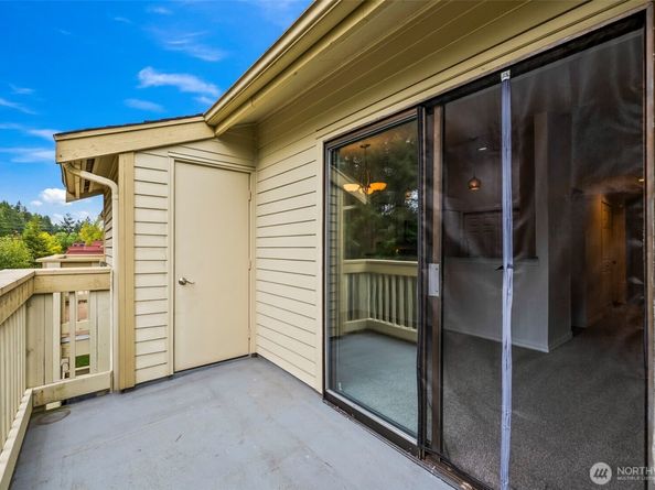 1780 W Sunn Fjord Lane E301, Bremerton WA 98312