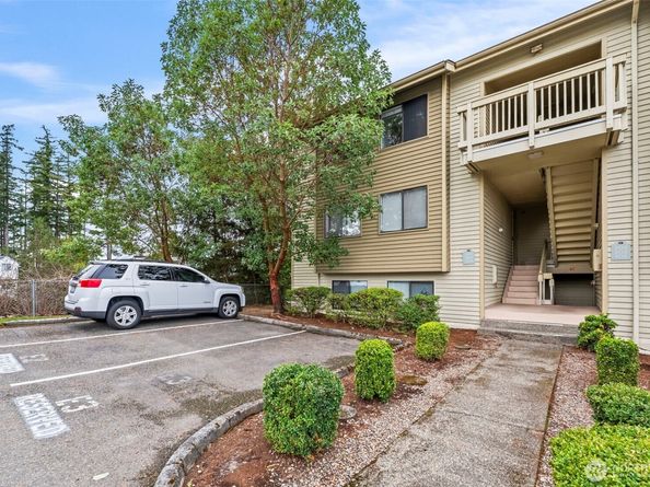 1780 W Sunn Fjord Lane E301, Bremerton WA 98312