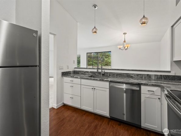 1780 W Sunn Fjord Lane E301, Bremerton WA 98312