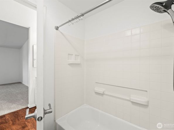 1780 W Sunn Fjord Lane E301, Bremerton WA 98312