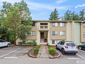 1780 W Sunn Fjord Lane E301, Bremerton WA 98312