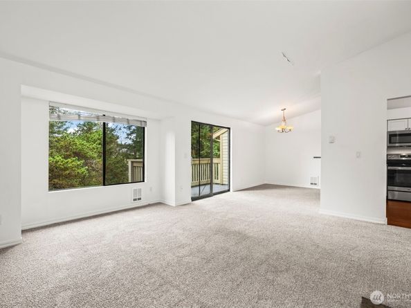 1780 W Sunn Fjord Lane E301, Bremerton WA 98312