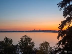 435 8th Avenue W, Kirkland WA 98033