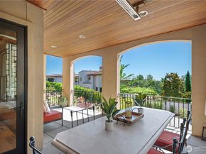 435 8th Avenue W, Kirkland WA 98033
