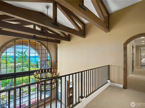 435 8th Avenue W, Kirkland WA 98033