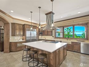435 8th Avenue W, Kirkland WA 98033