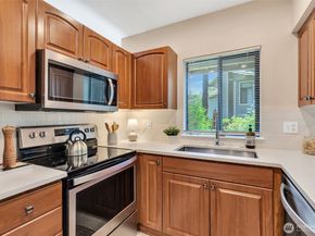 9009 Avondale Road NE D107, Redmond WA 98052