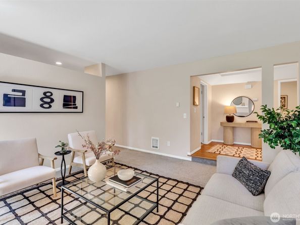 9009 Avondale Road NE D107, Redmond WA 98052