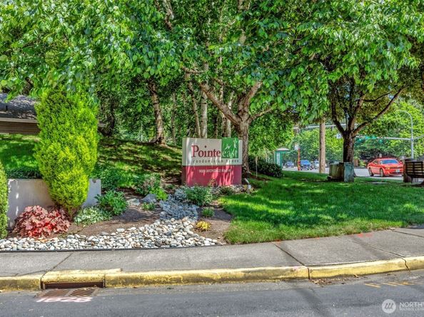 9009 Avondale Road NE D107, Redmond WA 98052